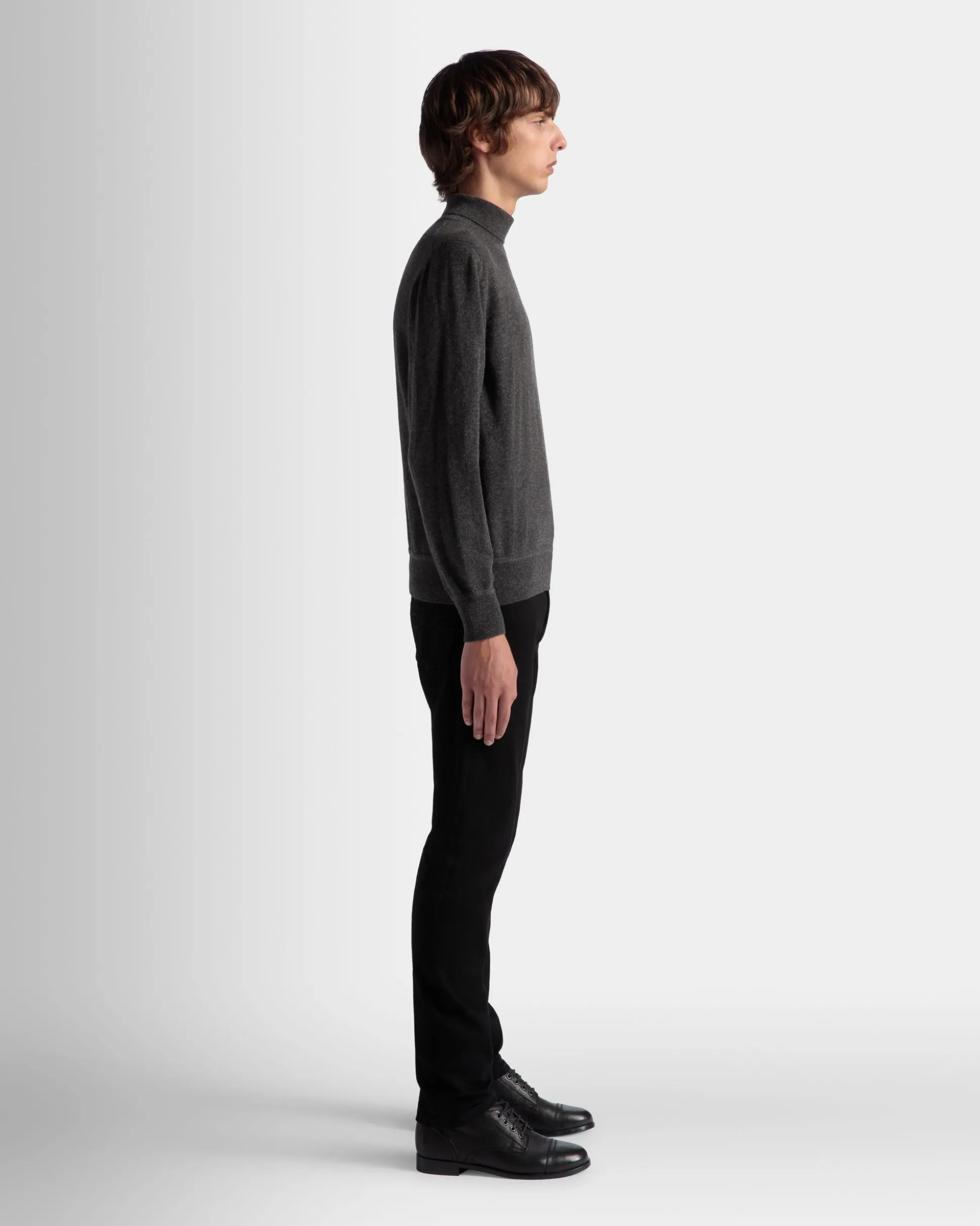 Adrien Brody Travel Collection Turtleneck In Dark Grey Cashmere