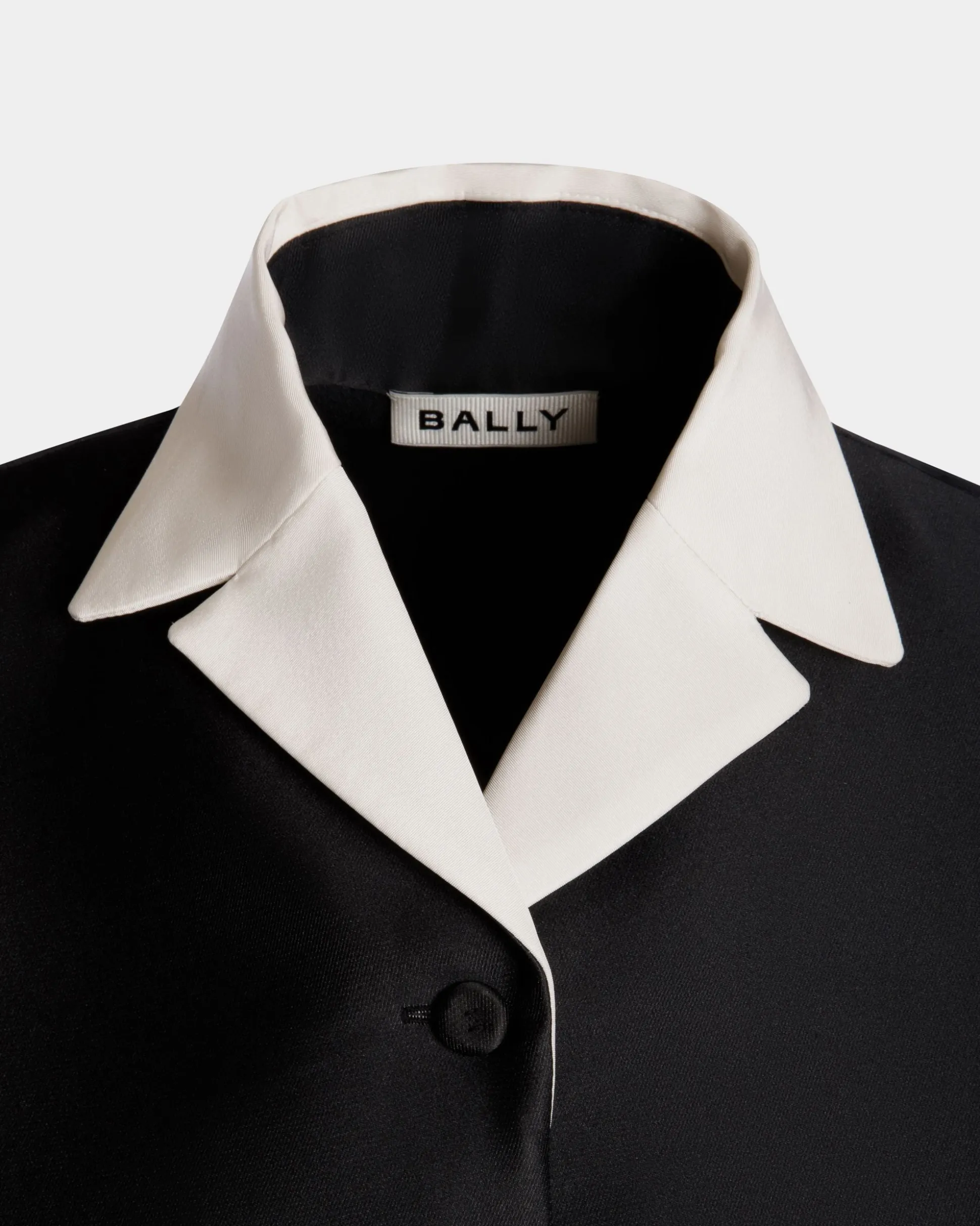 Contrast Collar Blazer In Black Silk Blend
