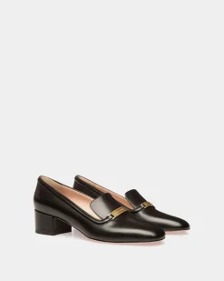 Deco Pump in Black Leather