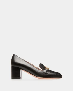 Emblem Pumps In Black Leather