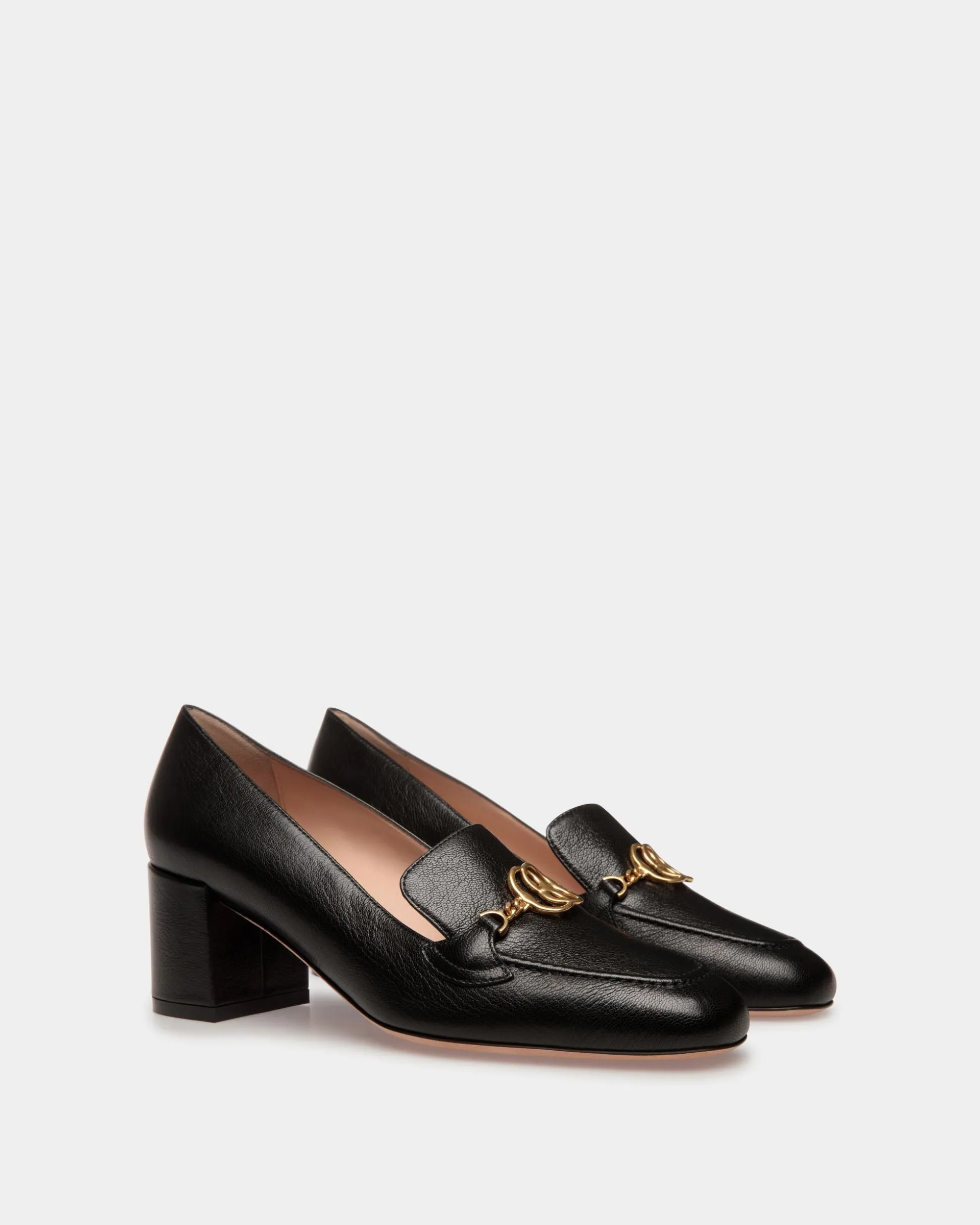 Emblem Pumps In Black Leather