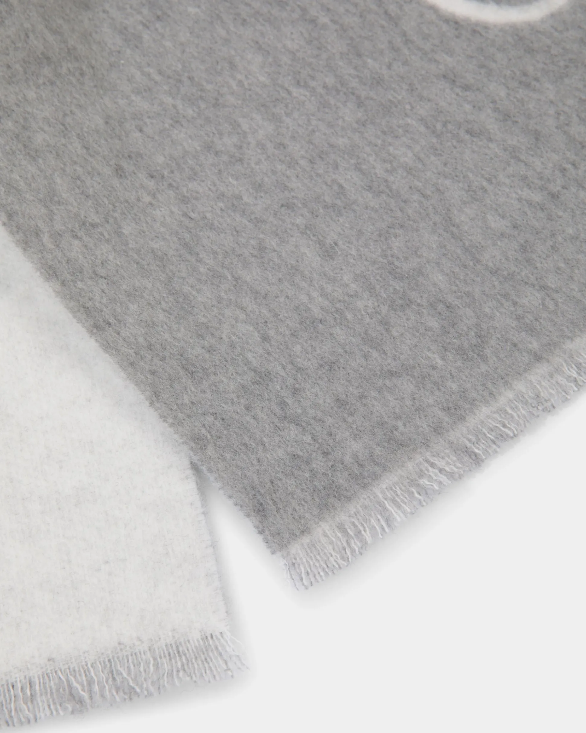 Emblem Scarf In Grey And White Wool