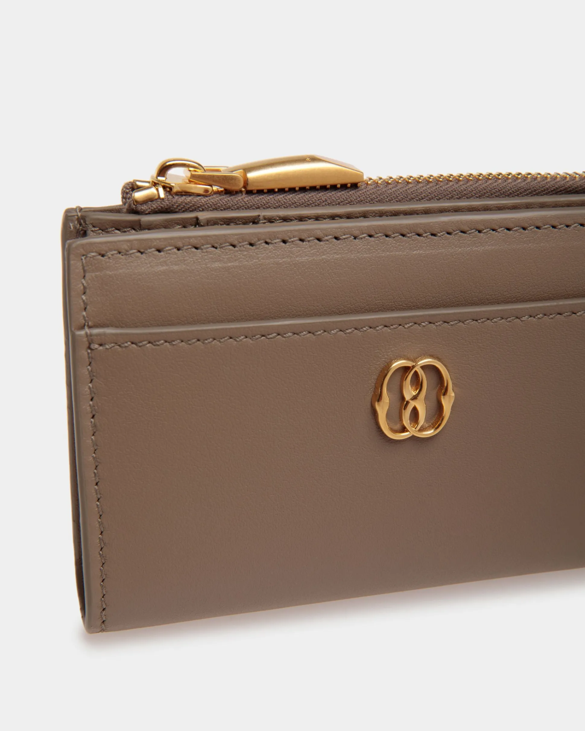 Emblem Wallet in Beige Leather