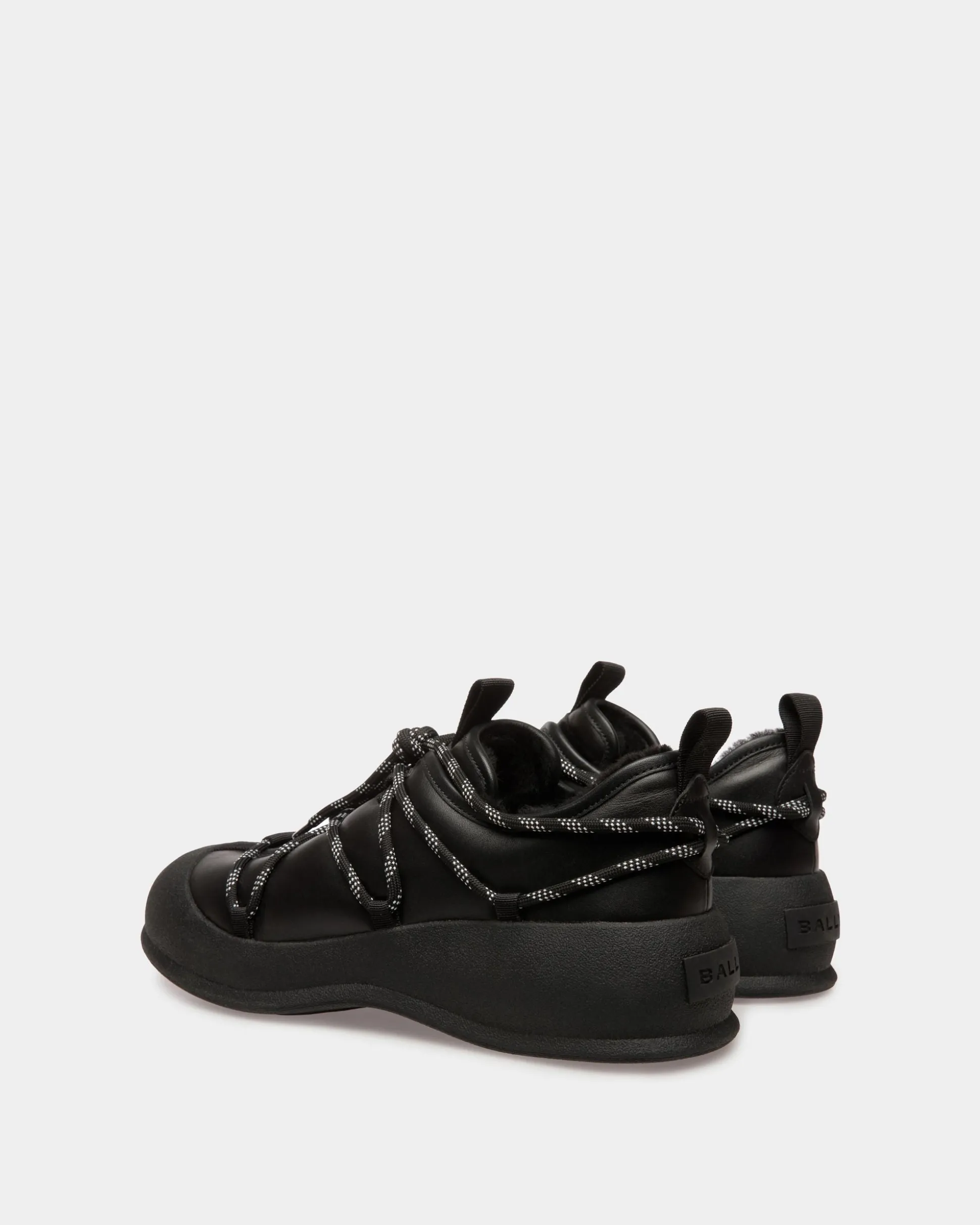 Frei Snow Boots In Black Leather