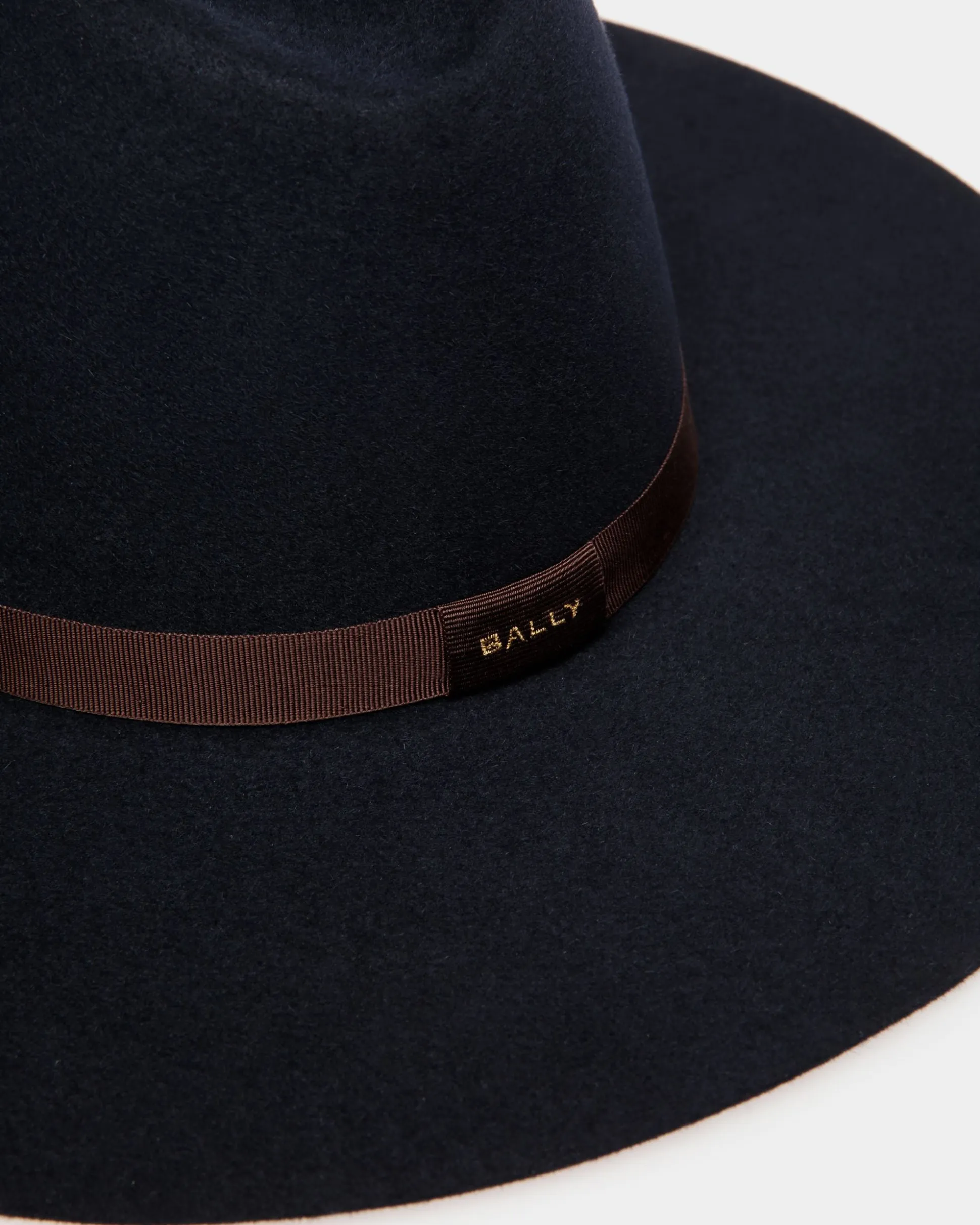 Large Brim Hat In Navy Blue Felt