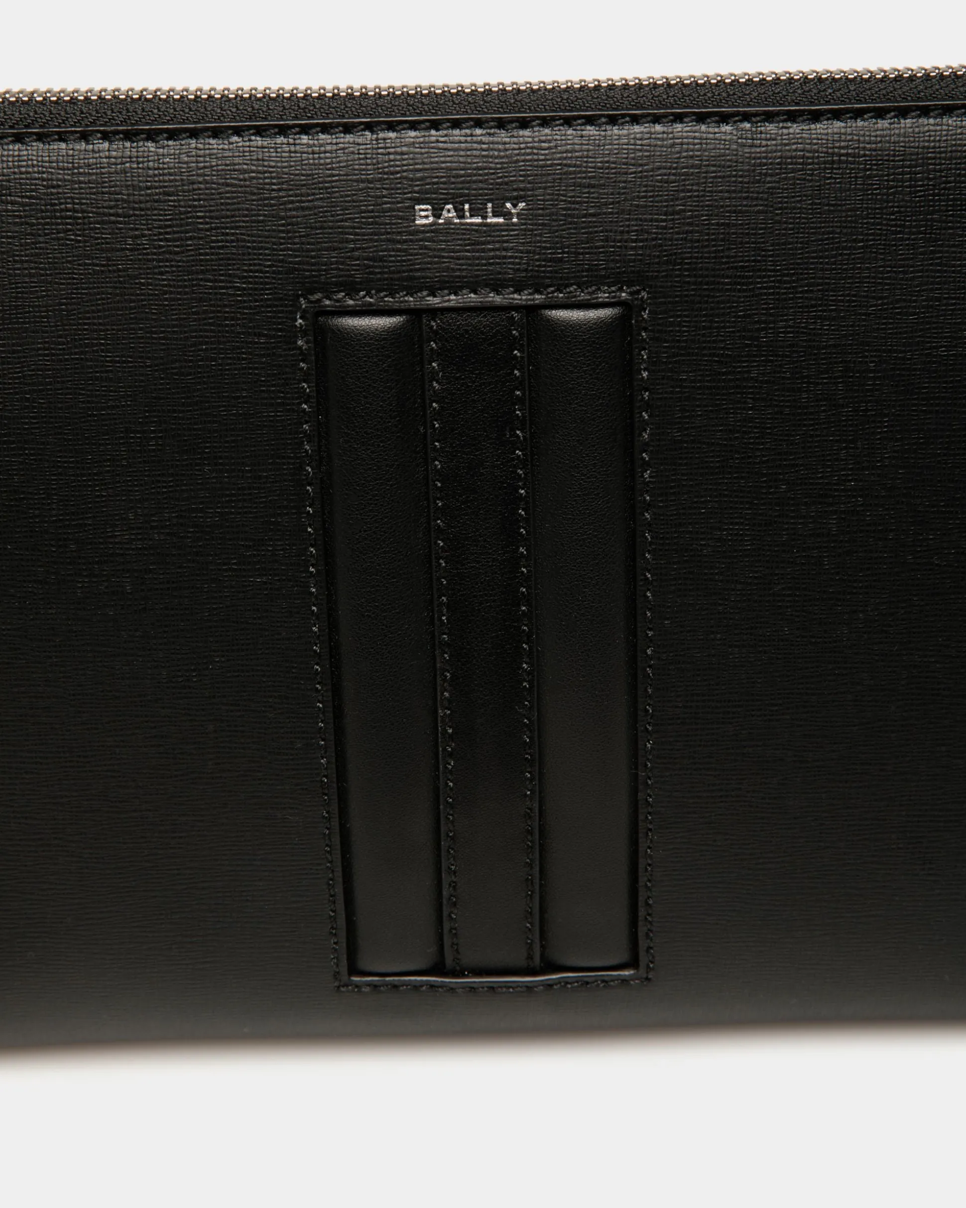 Mythos Pouch In Black Recycled Leather