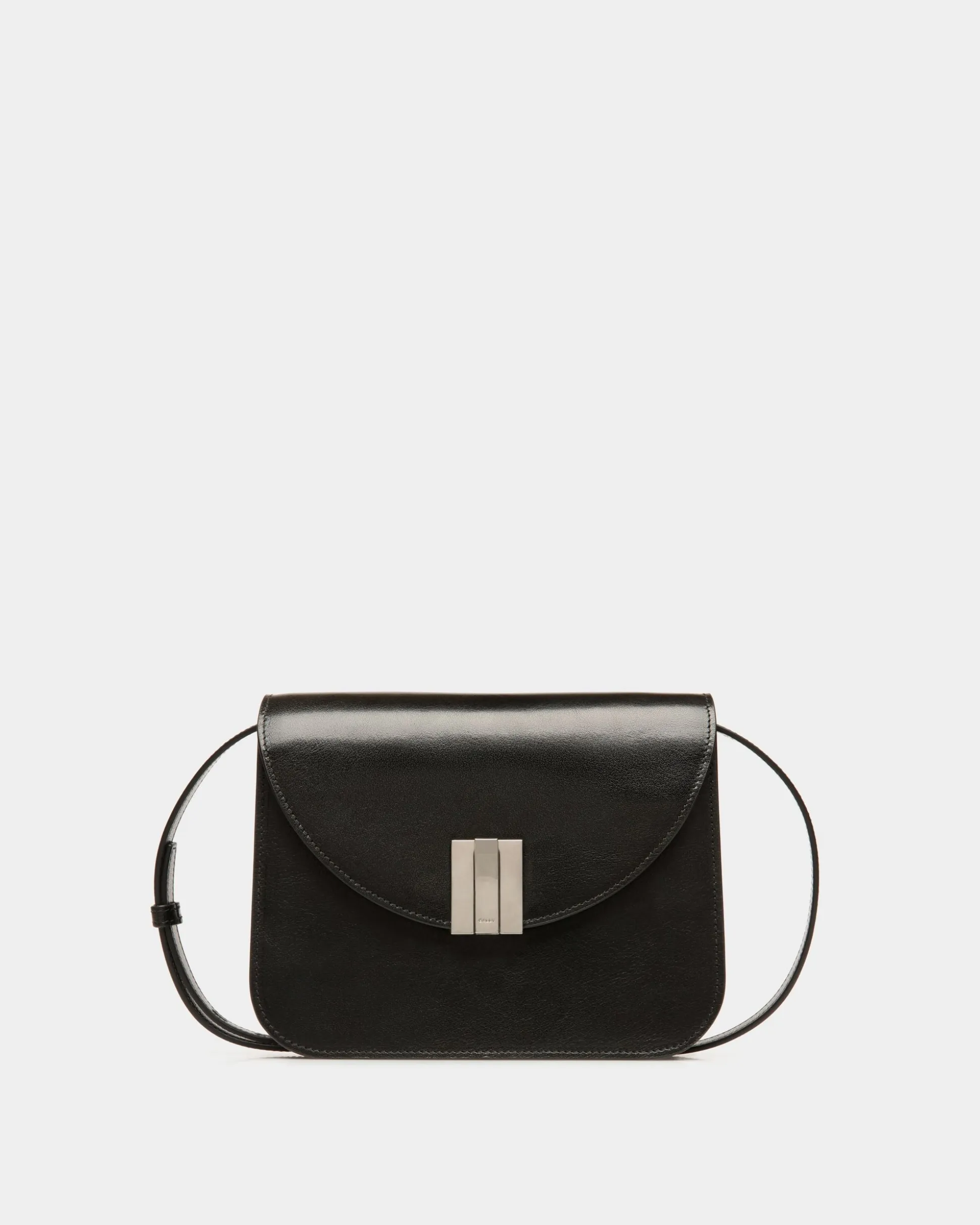 Ollam Crossbody Bag In Black Leather