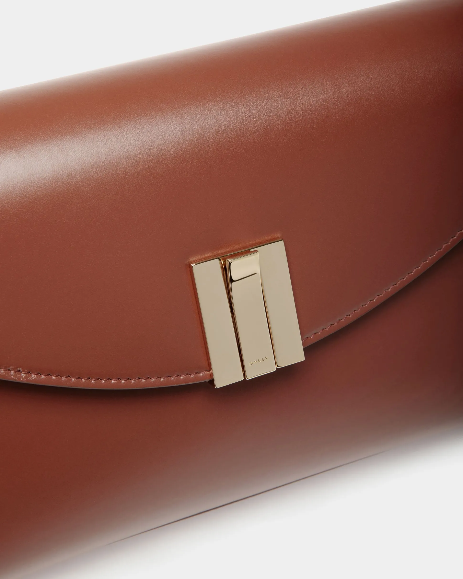 Ollam Small Top Handle Bag In Brown Leather