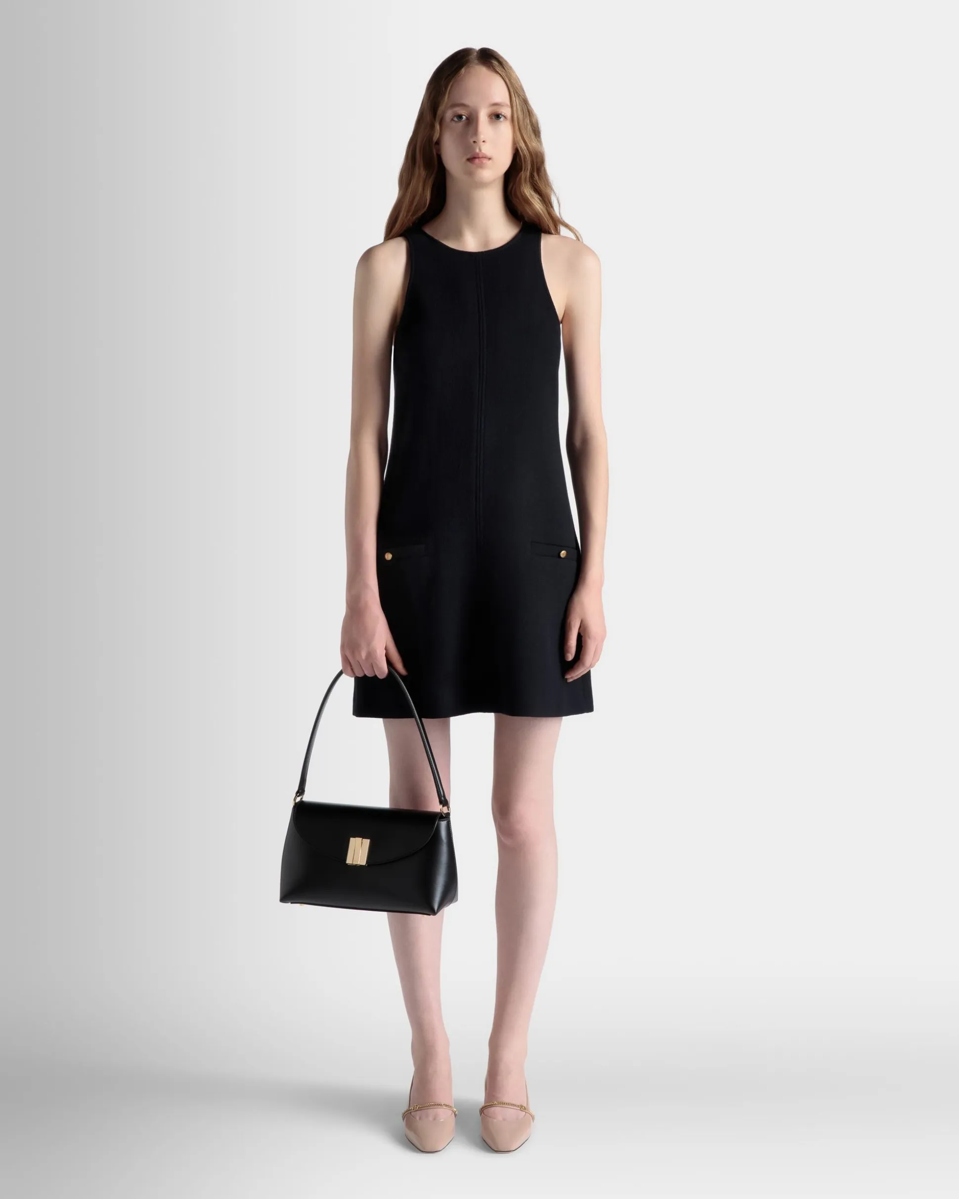 Ollam Small Top Handle Bag In Black Leather