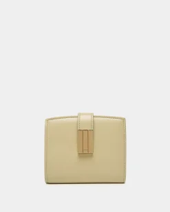 Ollam Wallet In Light Green Leather