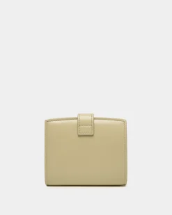 Ollam Wallet In Light Green Leather