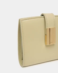 Ollam Wallet In Light Green Leather