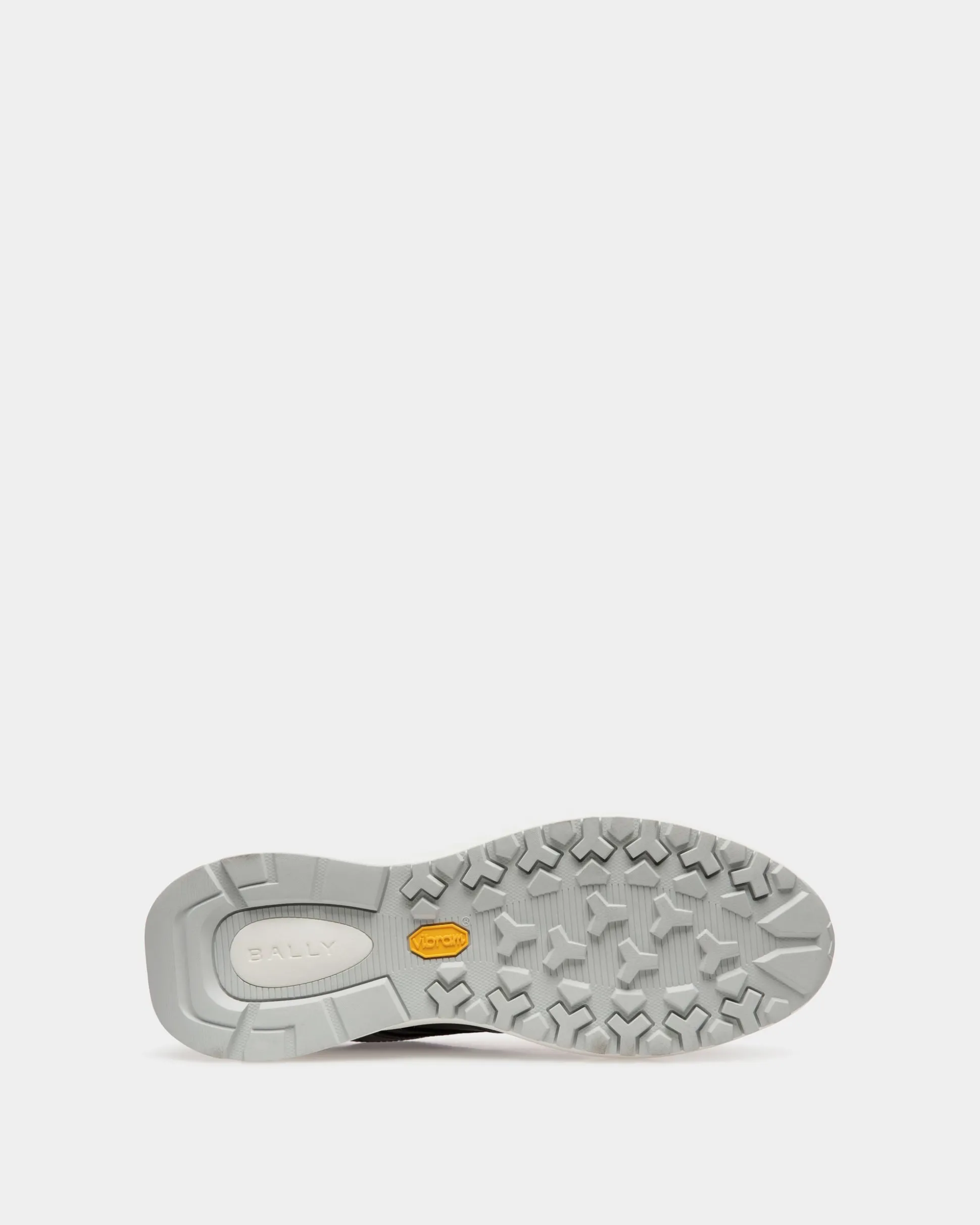 Outline Sneaker In Black And White Leather And Nylon