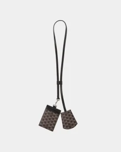 Pennant Keyring in Black Pennant Motif