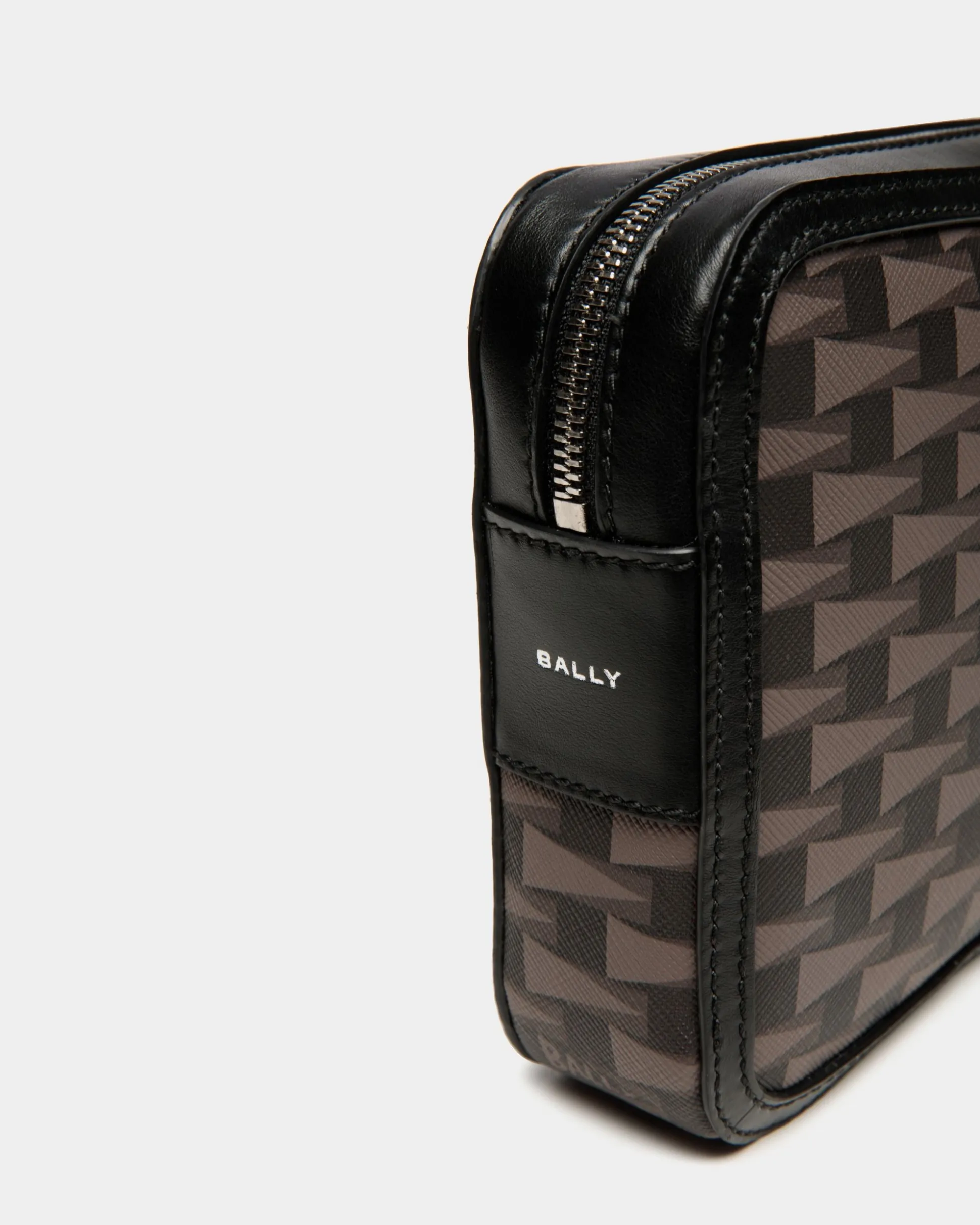 Pennant Pouch in Black Pennant Motif