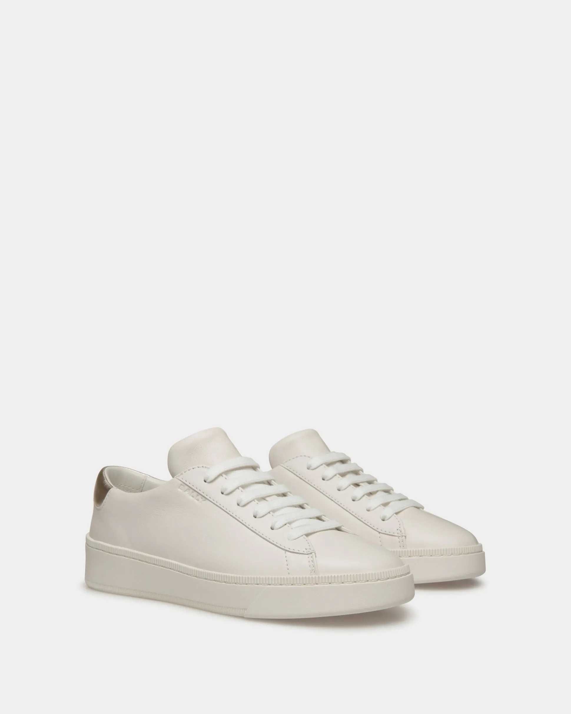 Raise Sneaker In White And Gold Leather