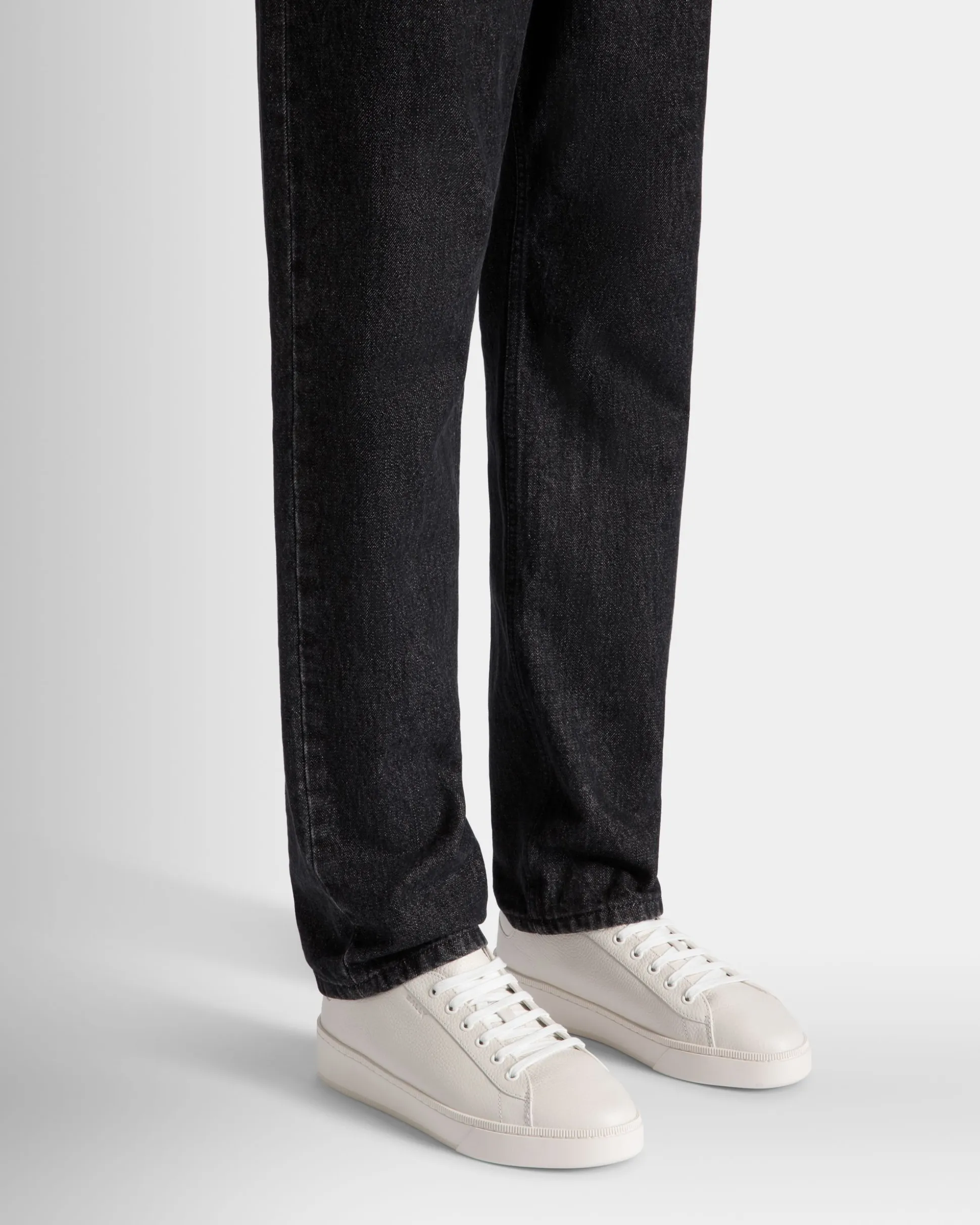 Raise Sneaker In White Grained Leather
