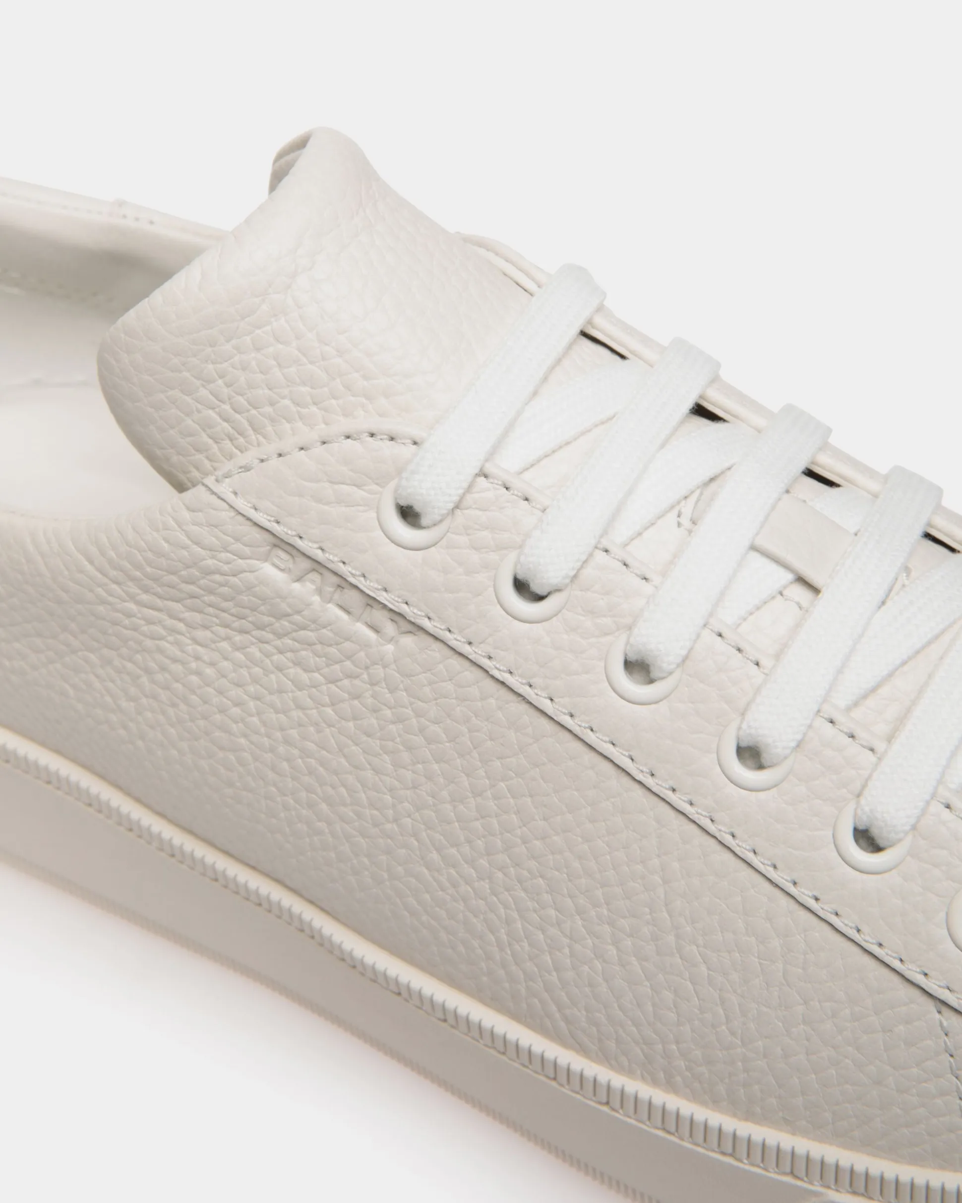Raise Sneaker In White Grained Leather