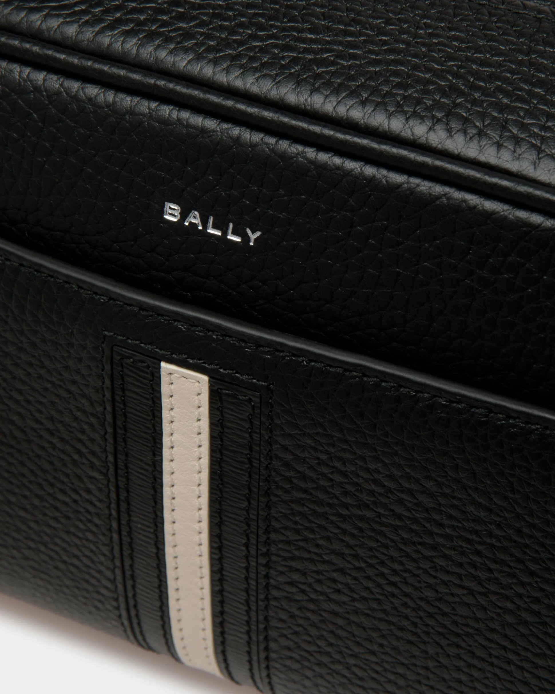Ribbon Necessaire In Black Leather