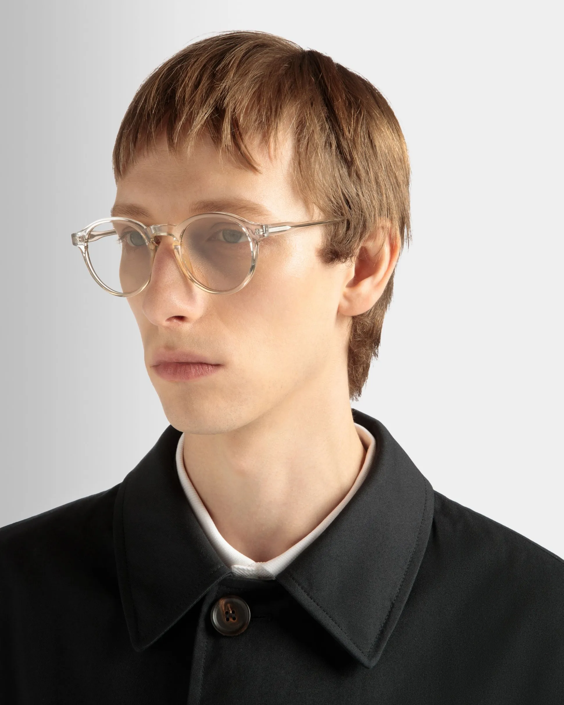 Round Sunglasses in Champagne