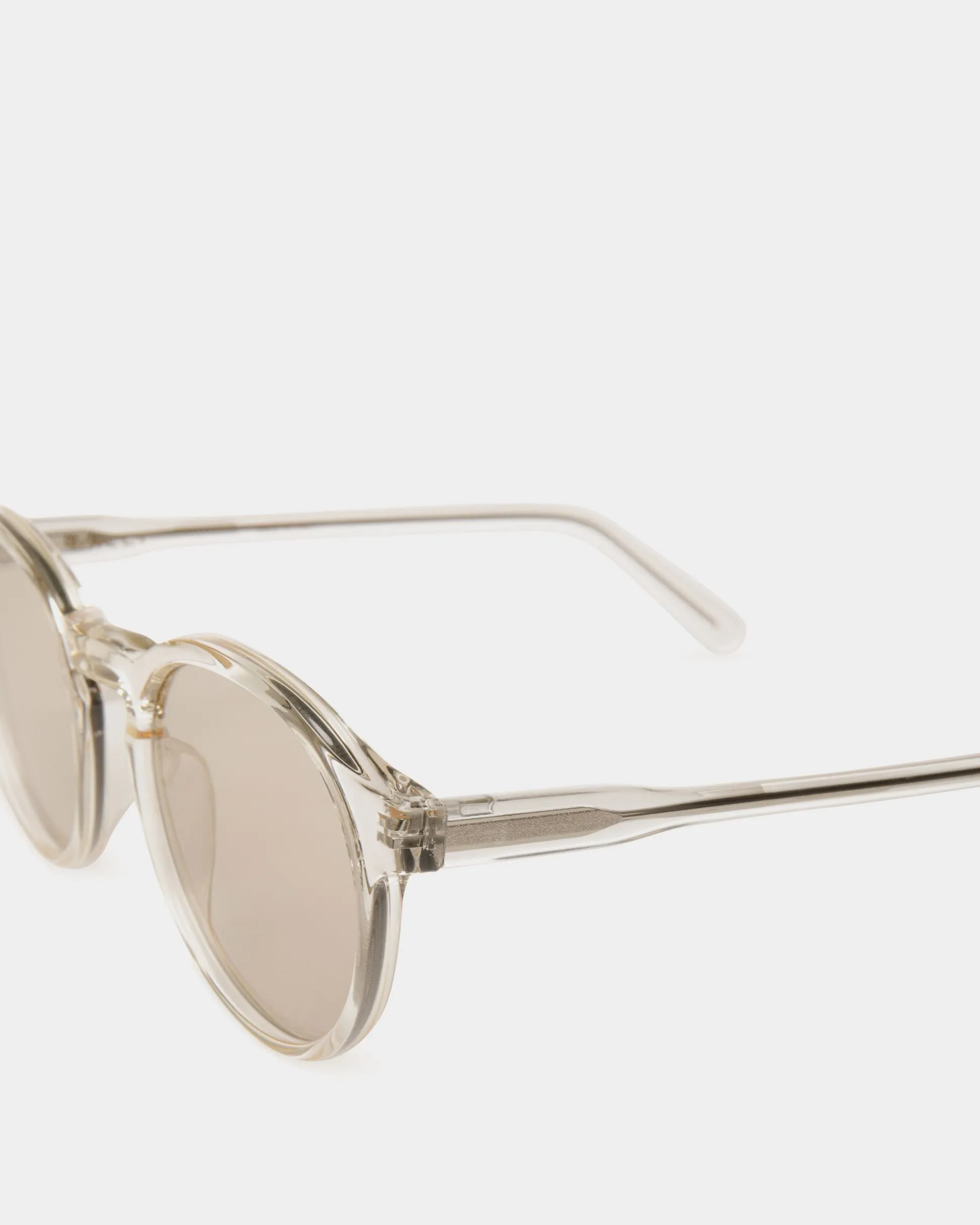 Round Sunglasses in Champagne