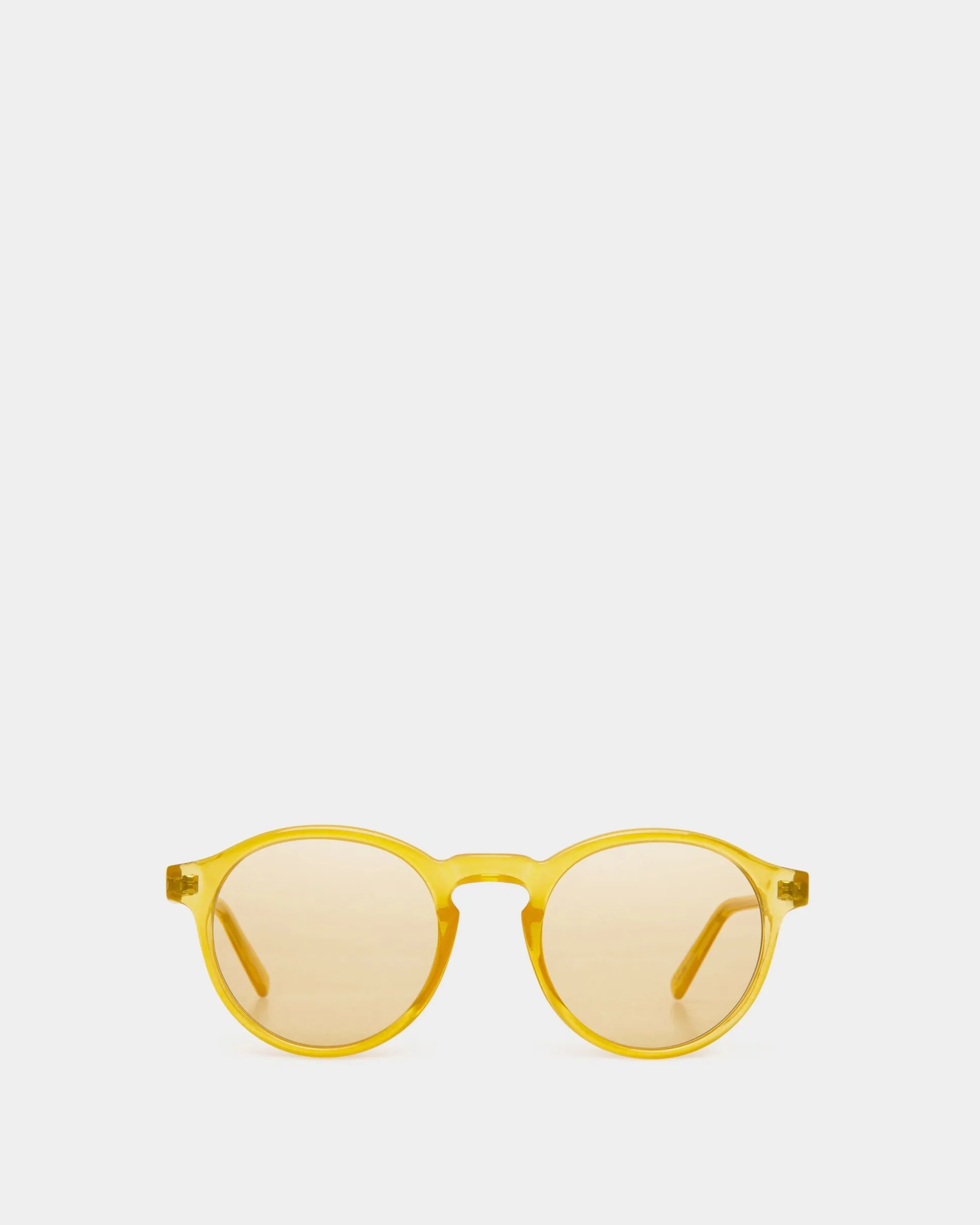 Round Sunglasses in Honey