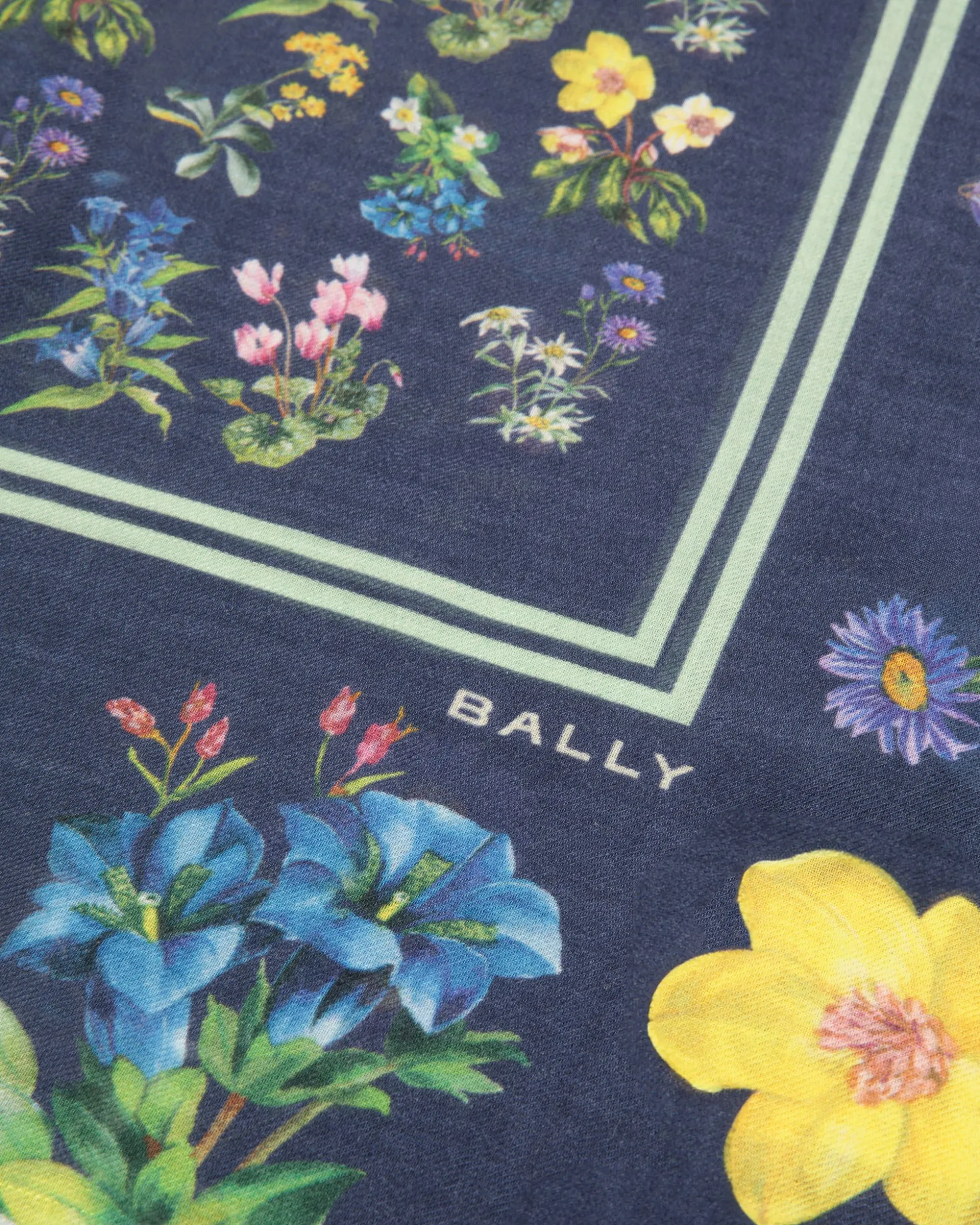 Scarf In Mountain Flower Print Modal And Cashmere