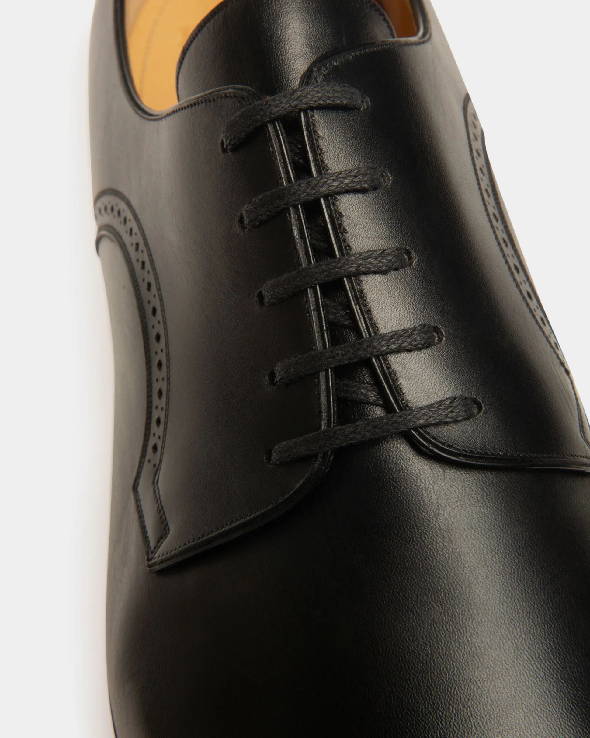 Scribe Novo Derby Shoes In Black Leather