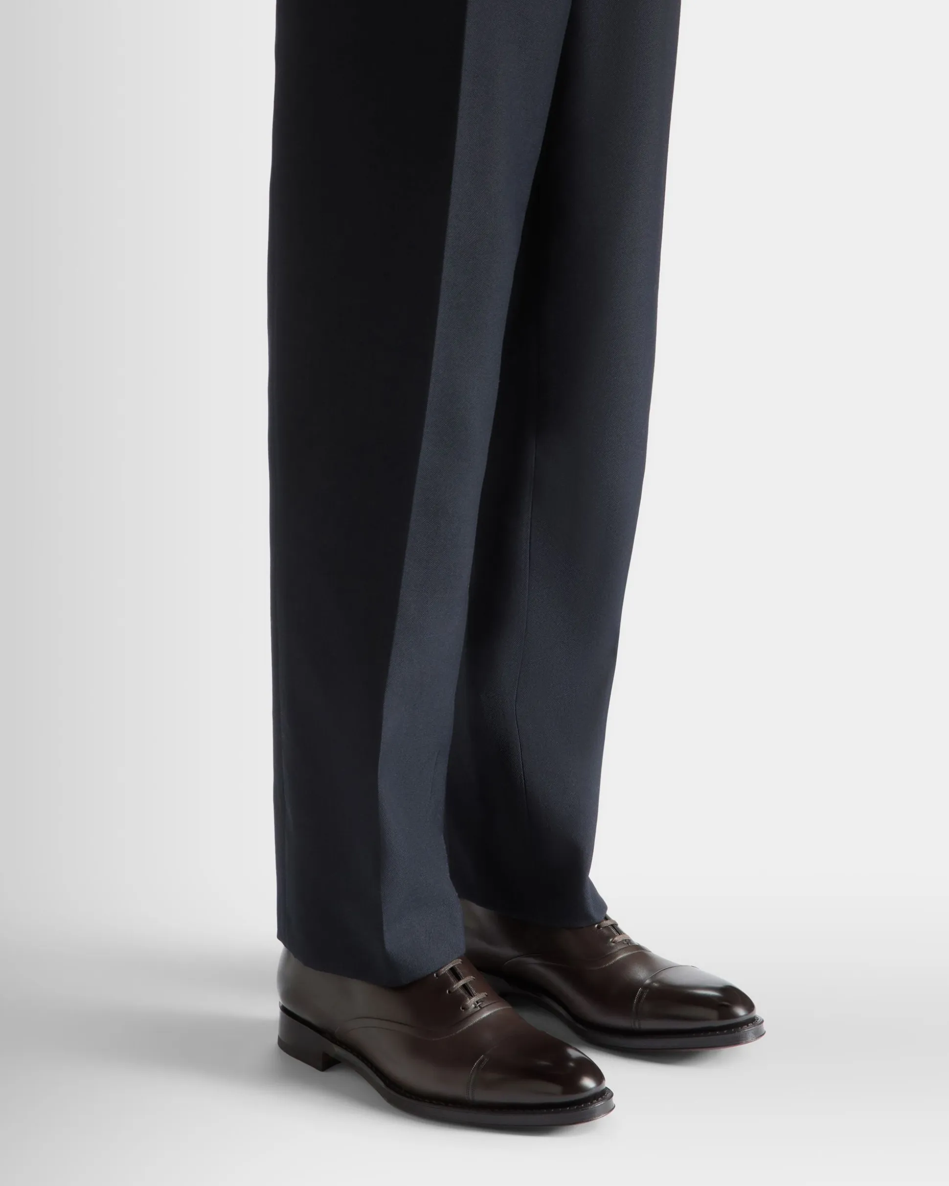 Scribe Un Oxford in Ebony Leather