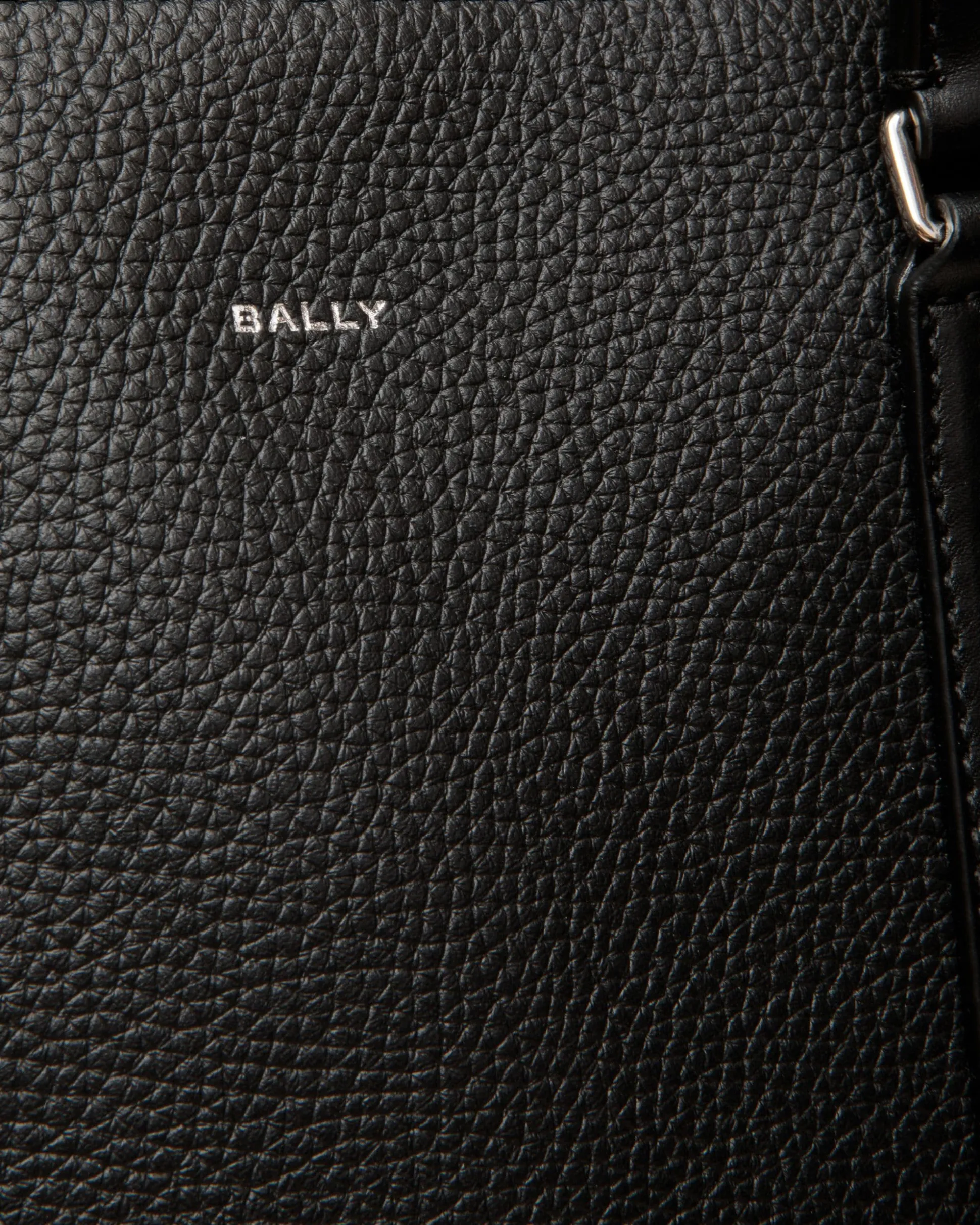Spin Tote in Black Grained Leather