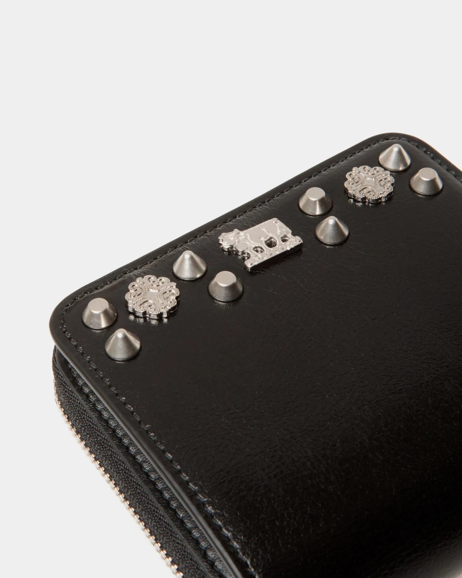 Swissness Wallet In Black Leather with Studs
