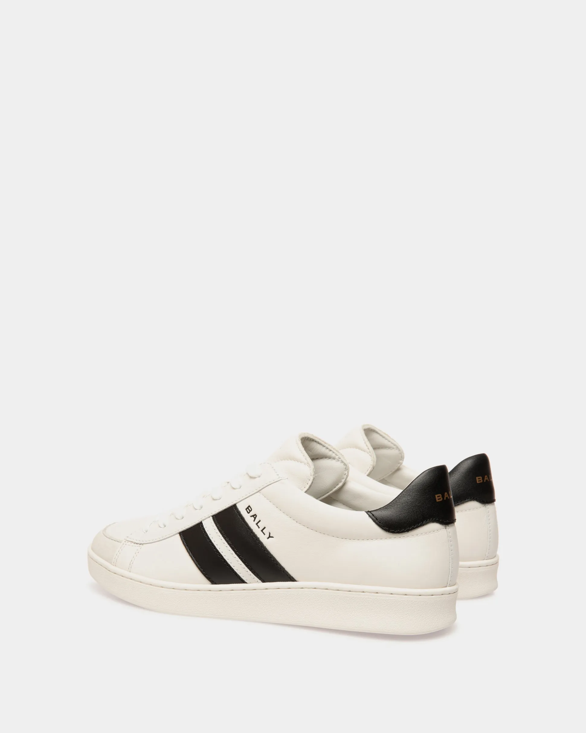 Tennis Sneaker in White and Black Leather