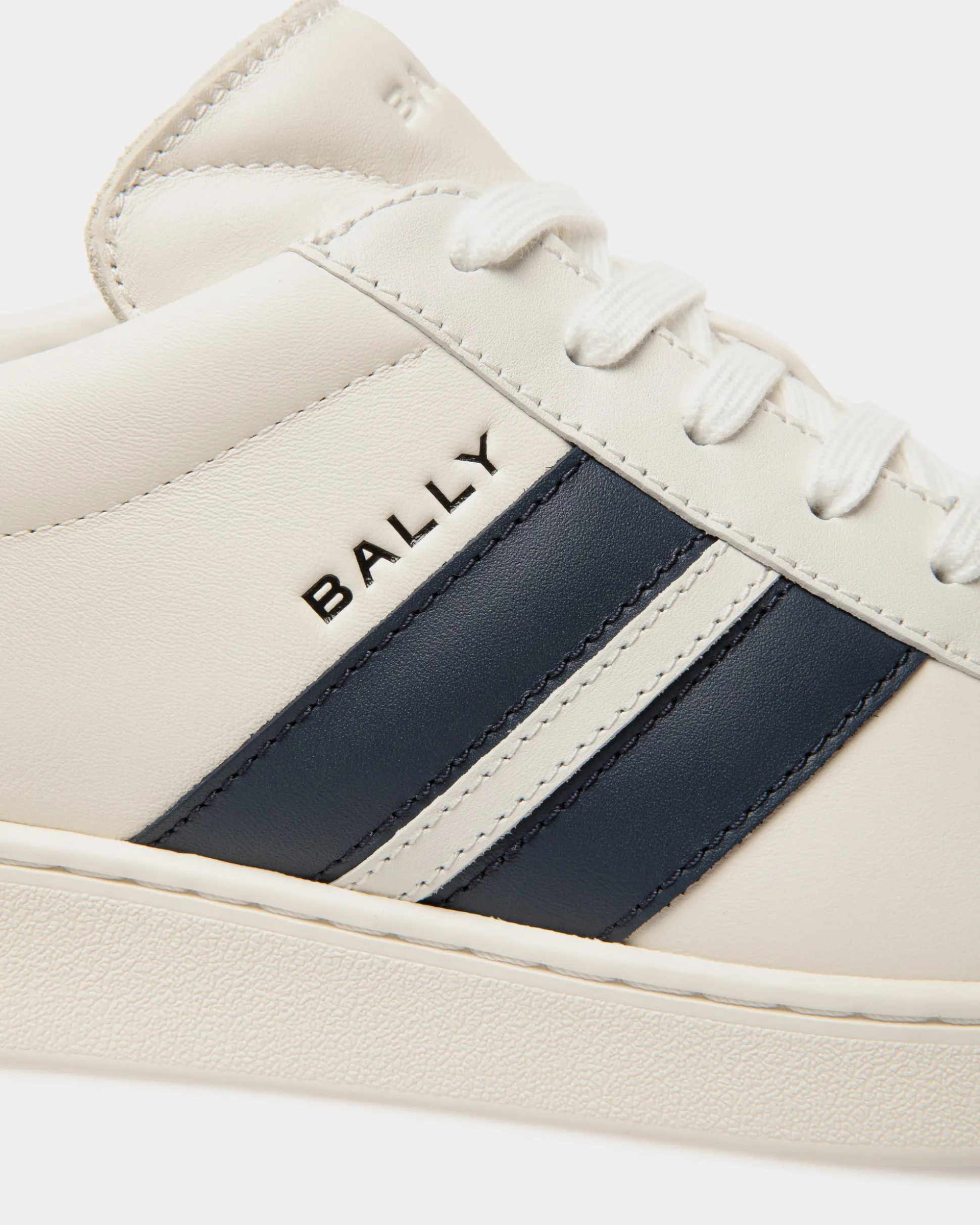 Tennis Sneaker in White and Navy Blue Leather